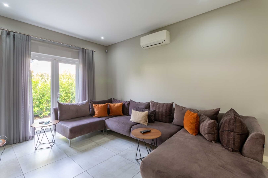 5 Bedroom Property for Sale in Val De Vie Estate Western Cape